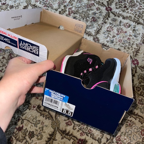 Sketchers with Memory Foam - Picture 3 of 7